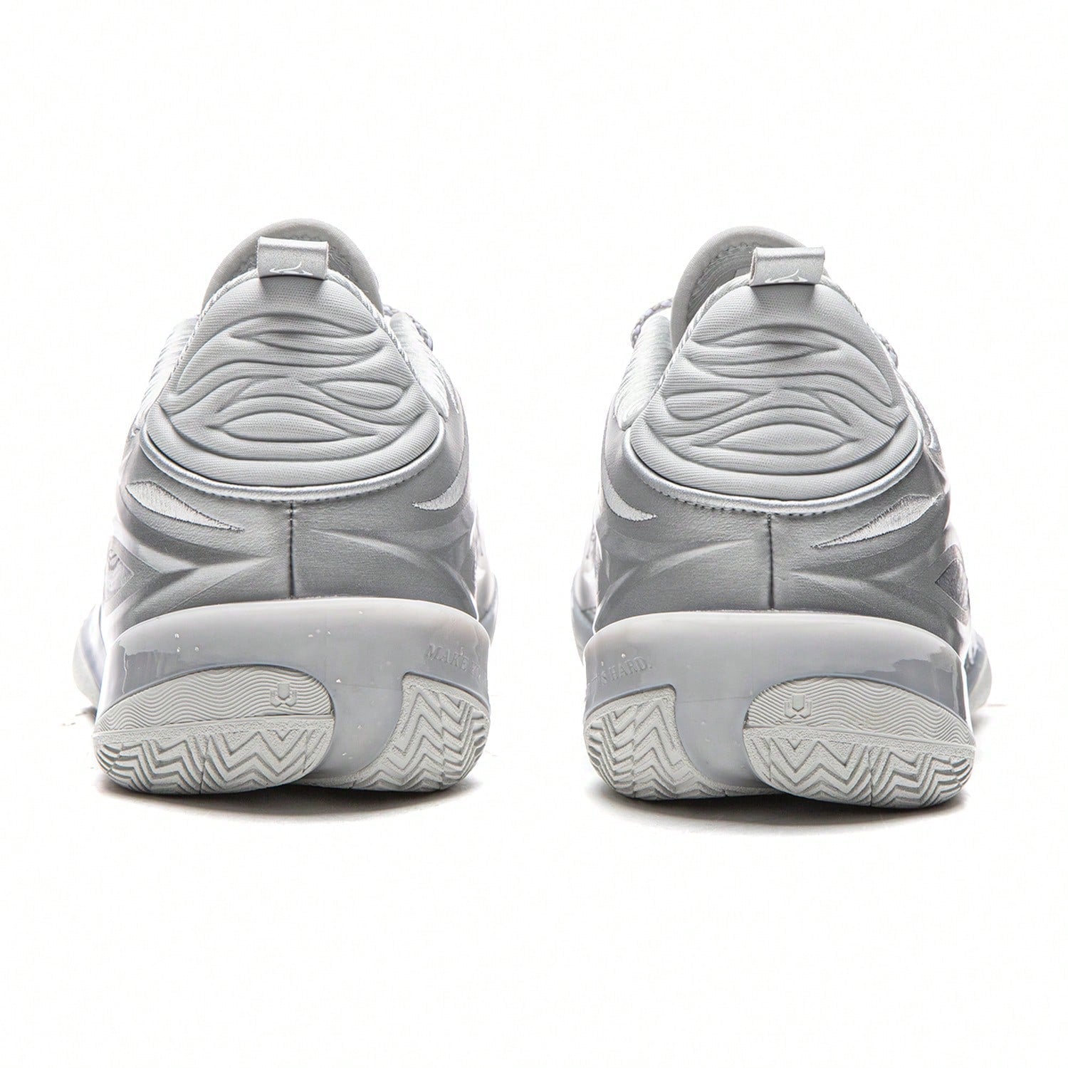 Tênis Li-Ning Wade 808 5 Ultra V2 - Silver Flash