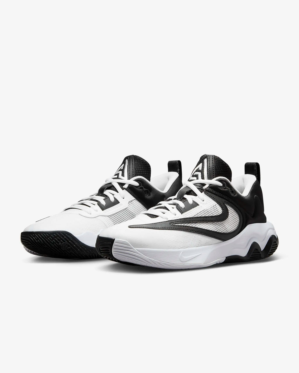 Tênis Nike Giannis Immortality 3 - Preto - Branco