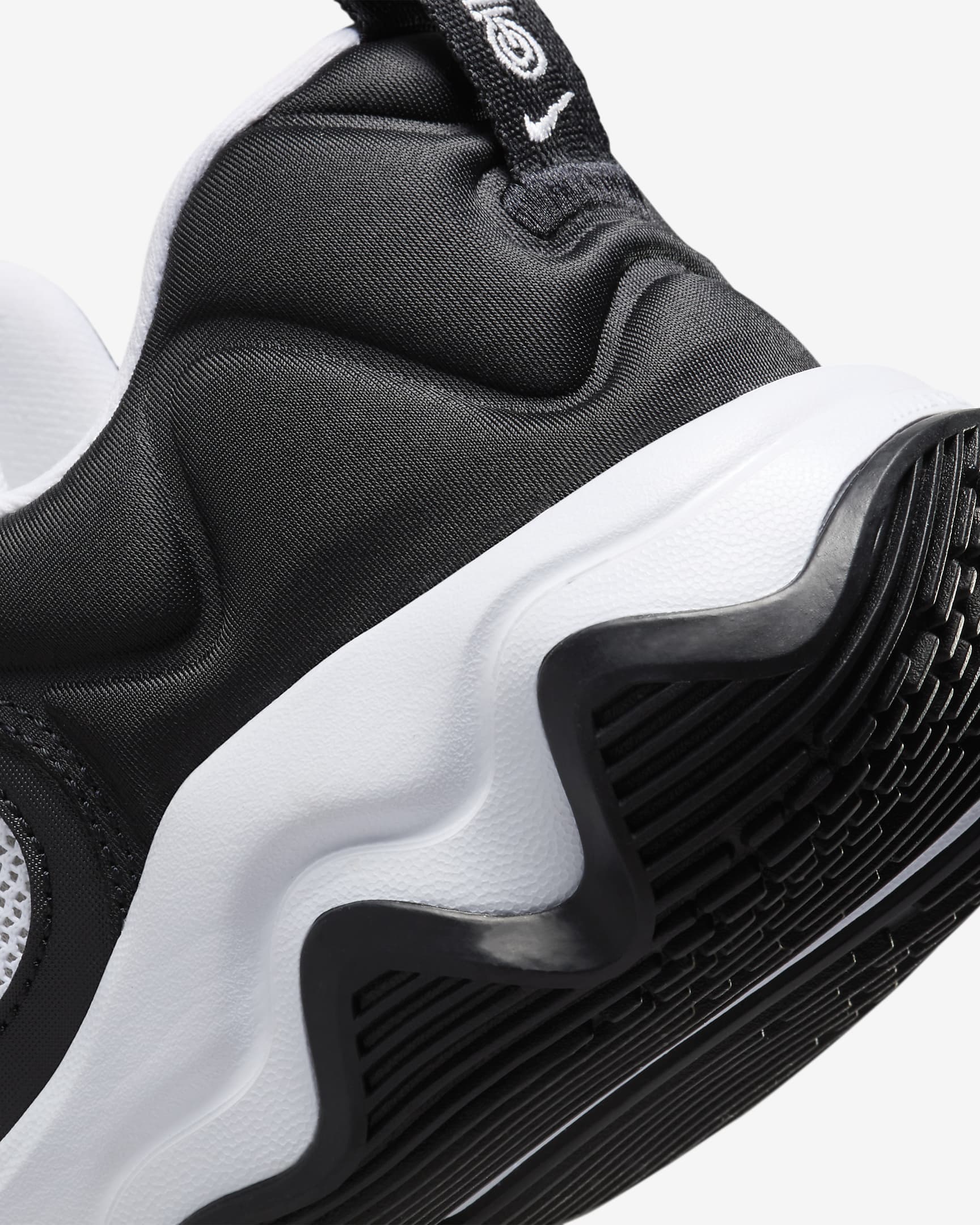 Tênis Nike Giannis Immortality 3 - Preto - Branco