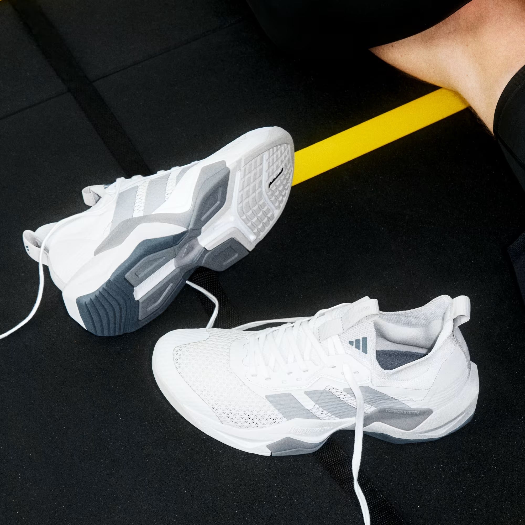 Tênis Adidas Rapidmove ADV 2 - Branco - Cinza